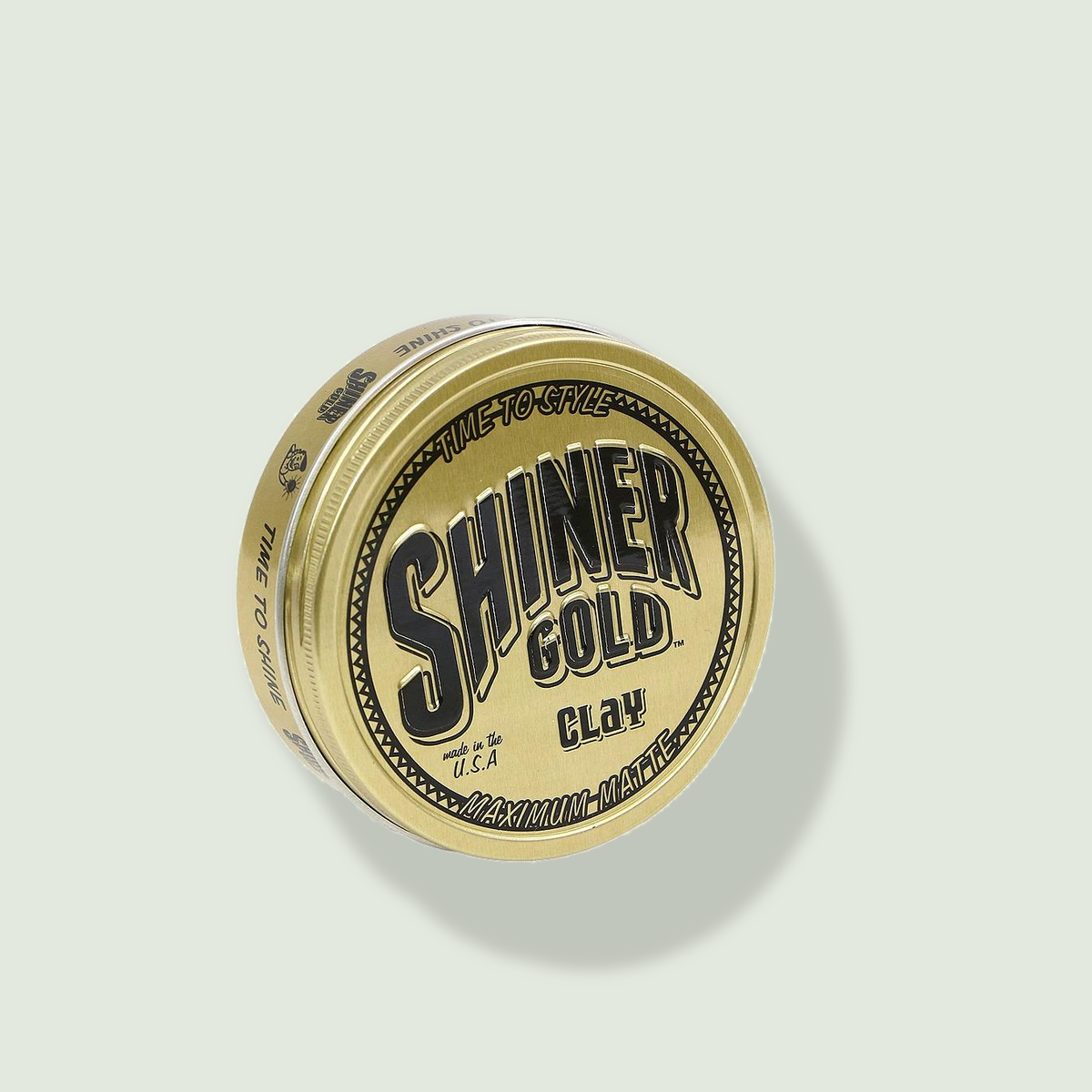 Shiner Maximum Matte Clay uz salvijas fona